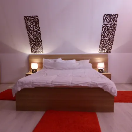 Апартаменти Old City Charming Attic